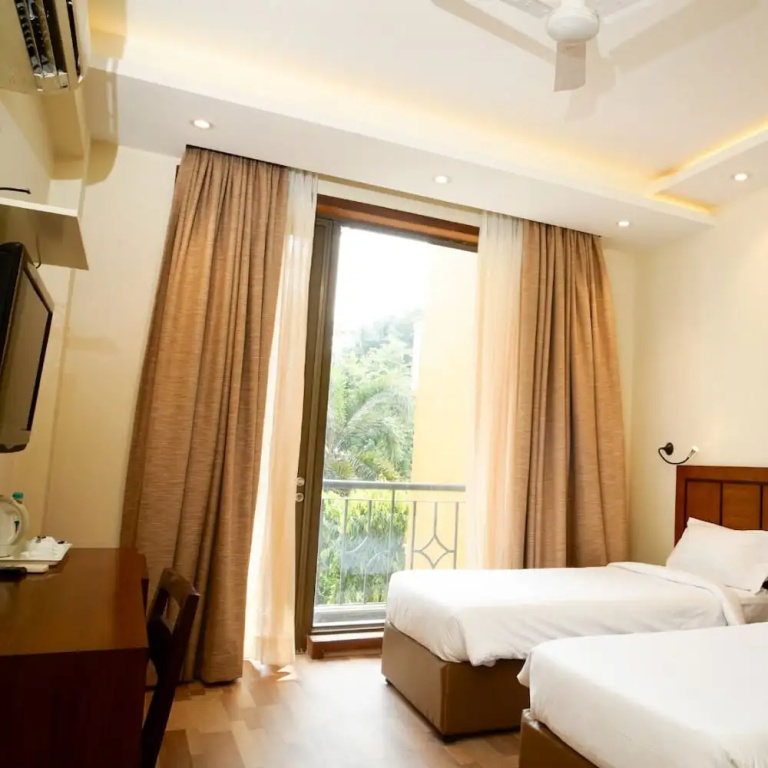 Superior Double room with balcony (twin beds)
