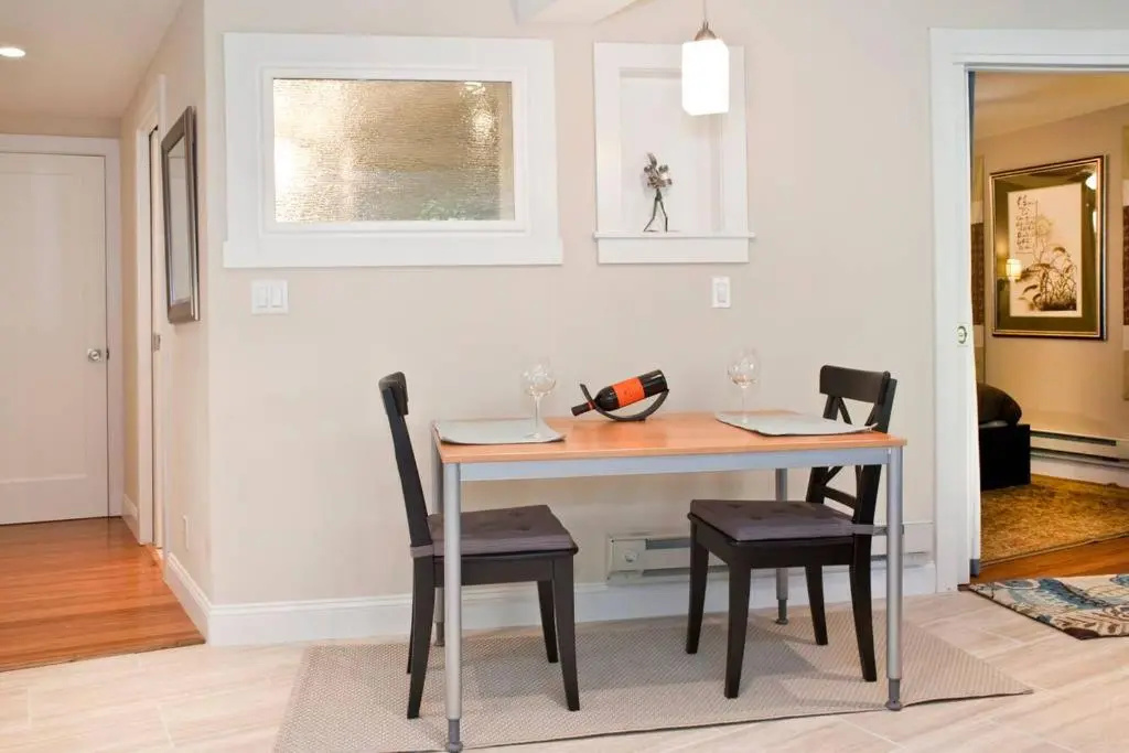 Private NewlyRenovated Br Apt