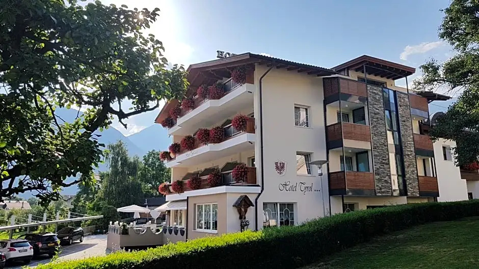Hotel Tyrol - 3