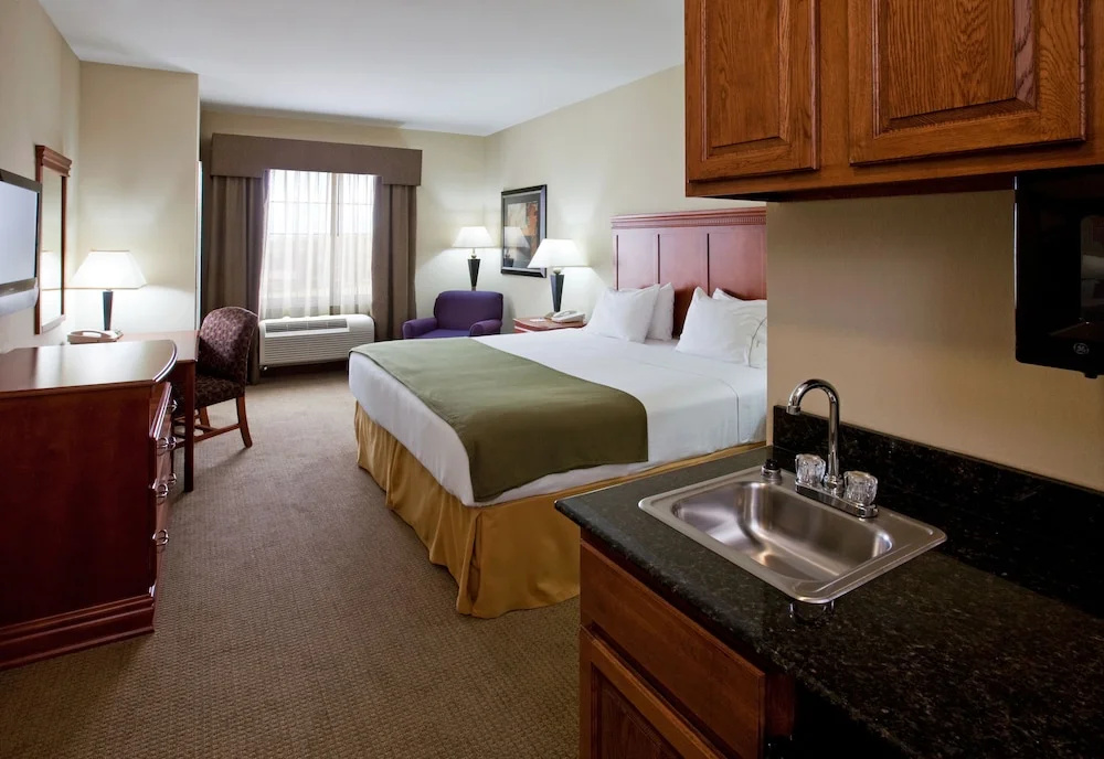 1 Bedroom Suite