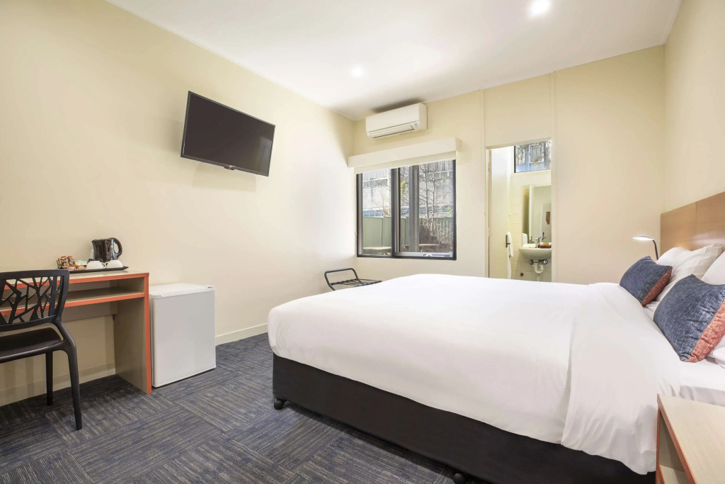 Double Studio (full double bed)