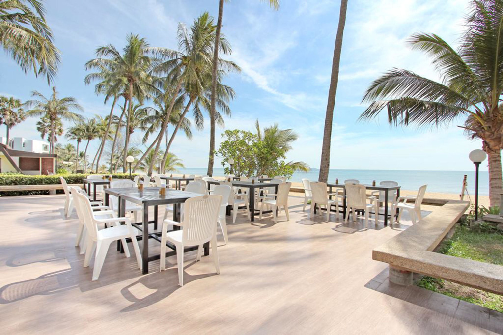 Beach & Waterfront