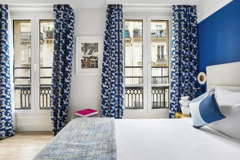 Deluxe Double room (full double bed)