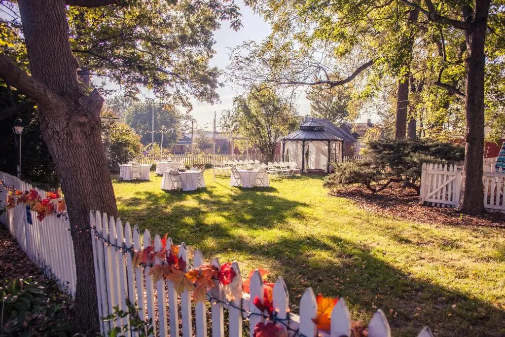Silver Heart Inn and Cottages