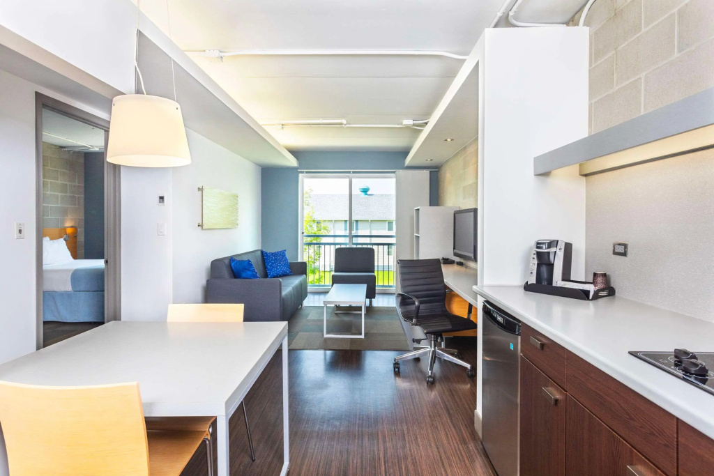 Barker Suites Southport — 5