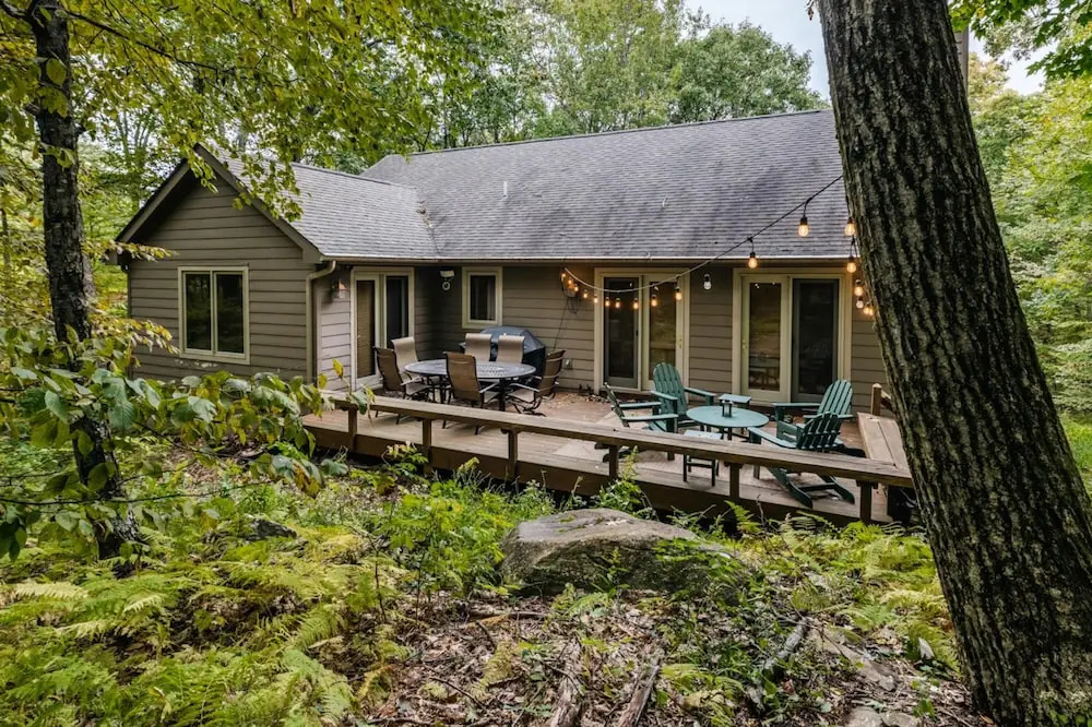 Retreat at Wintergreen Pool Access Grill
