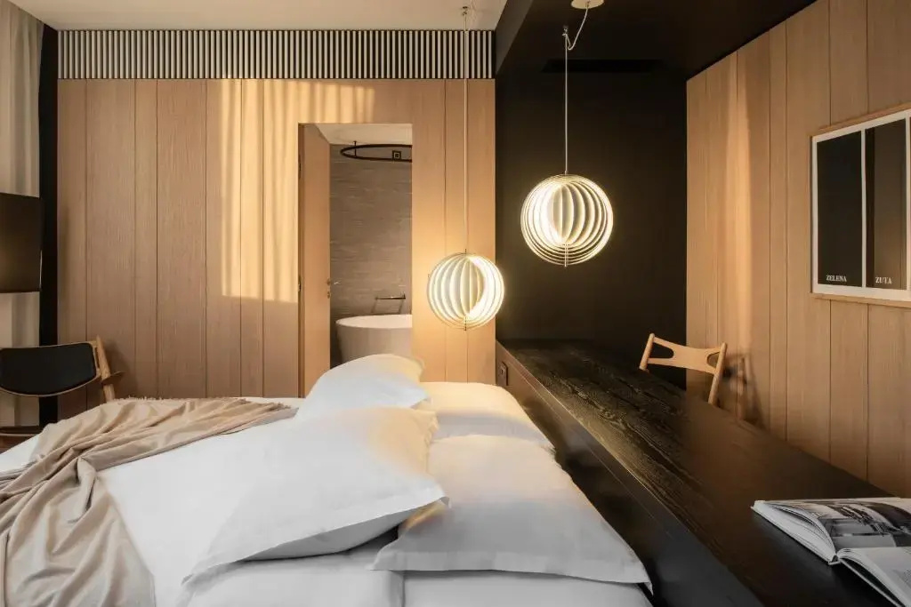 Superior Double room with city view (full double bed)