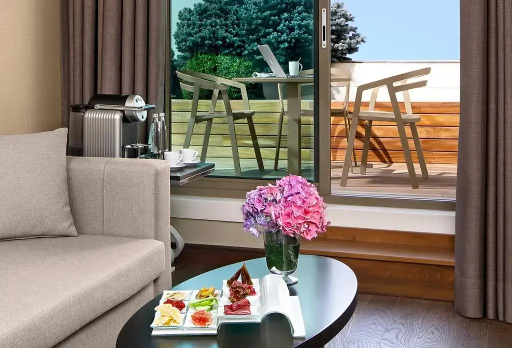 Balcony & Terrace
