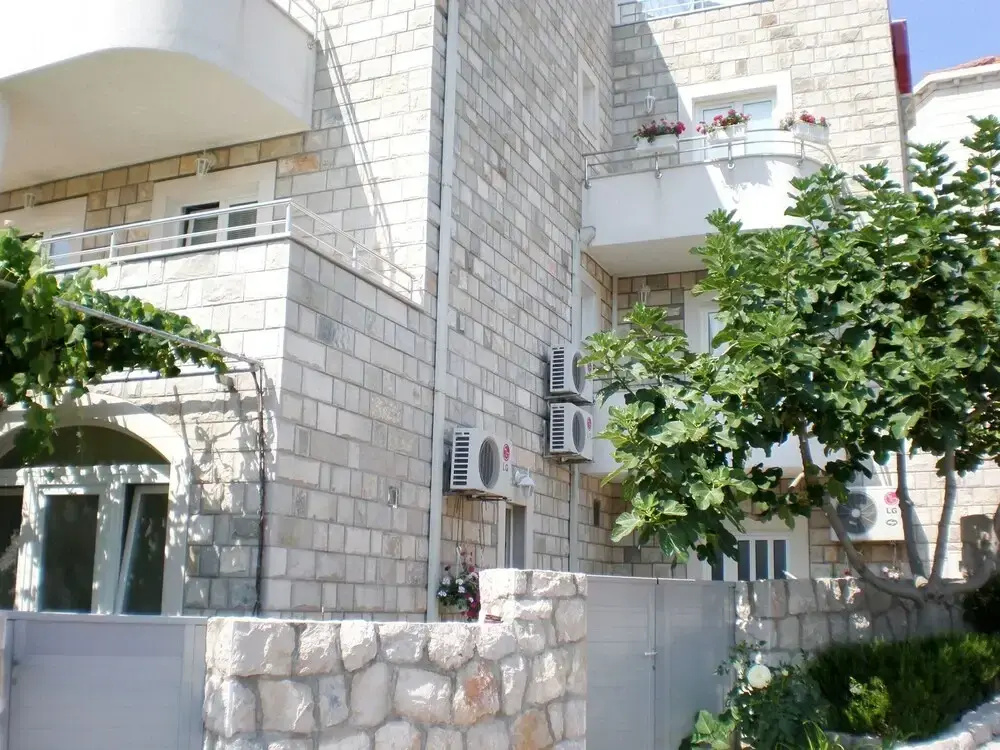 Apartments Angie