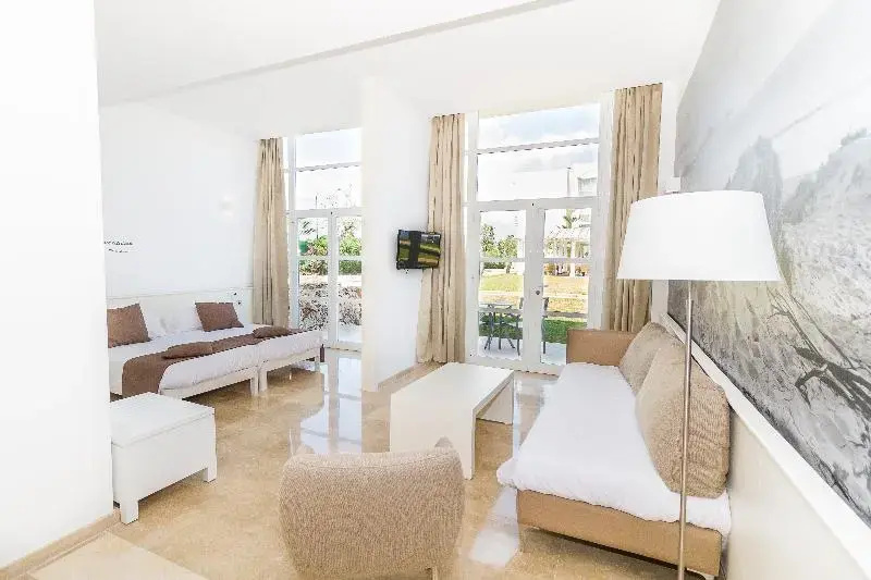 Eix Alzinar Mar Aparthotel - Chambres