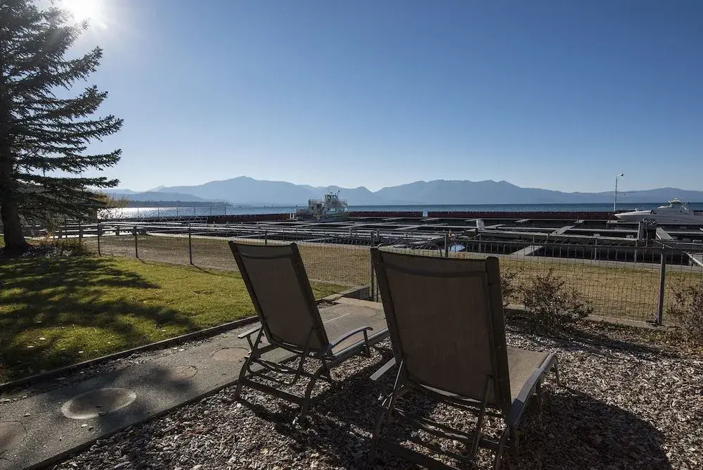 Lakefront Home, Private Hot Tub,marina..