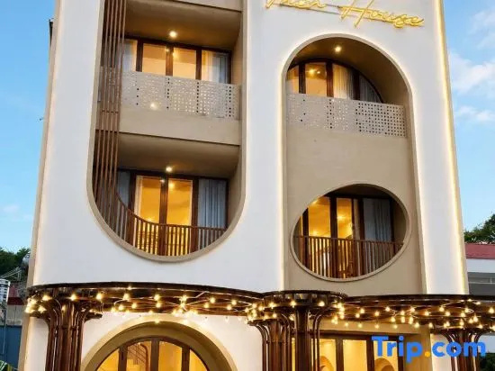 TherHouse Hotel