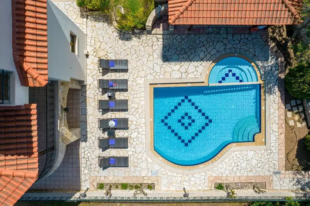 Villa Eleftheria private pool/garden/view/3bdrms/3.5bthrms