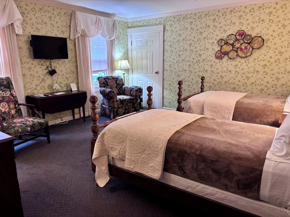 Deerfield Inn — 3