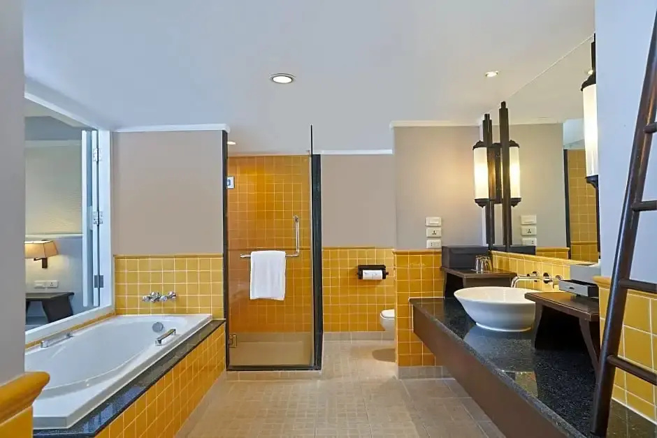 1 Bedroom Double Suite with balcony (full double bed)