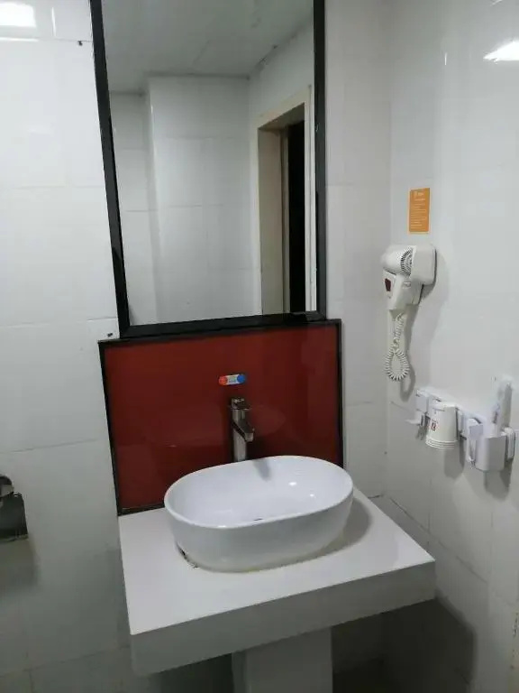 7 Days Premium·Qingdao Xianggang Zhong Road Zhiquan Road Metro Station - Chambres