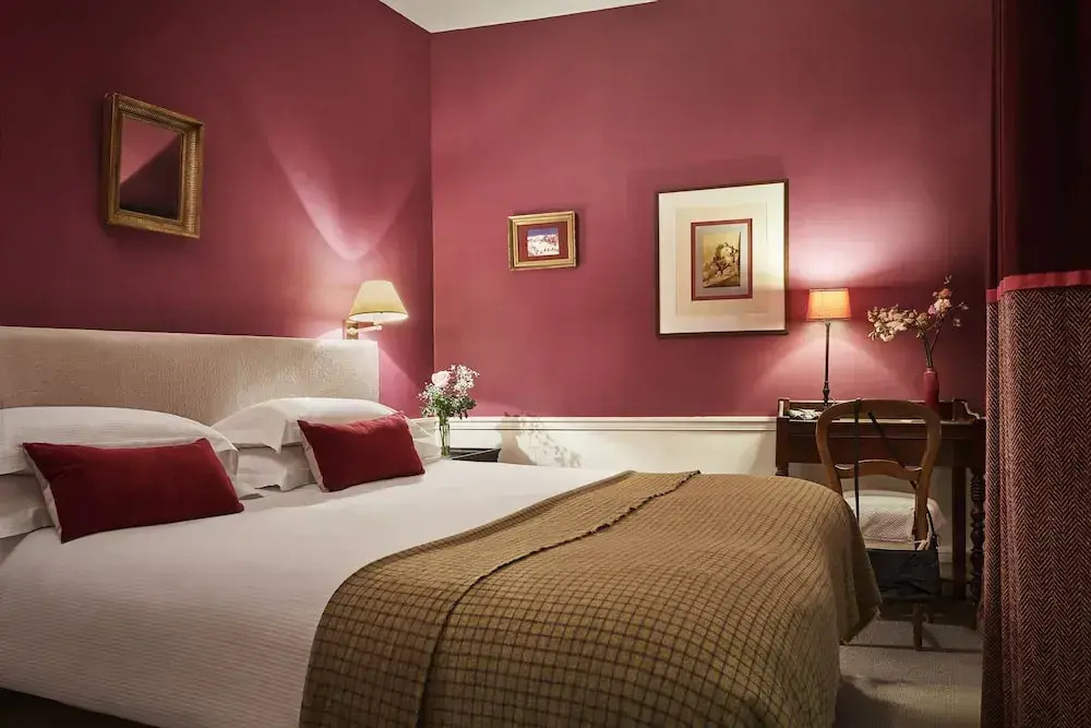 Classic Double room (full double bed)
