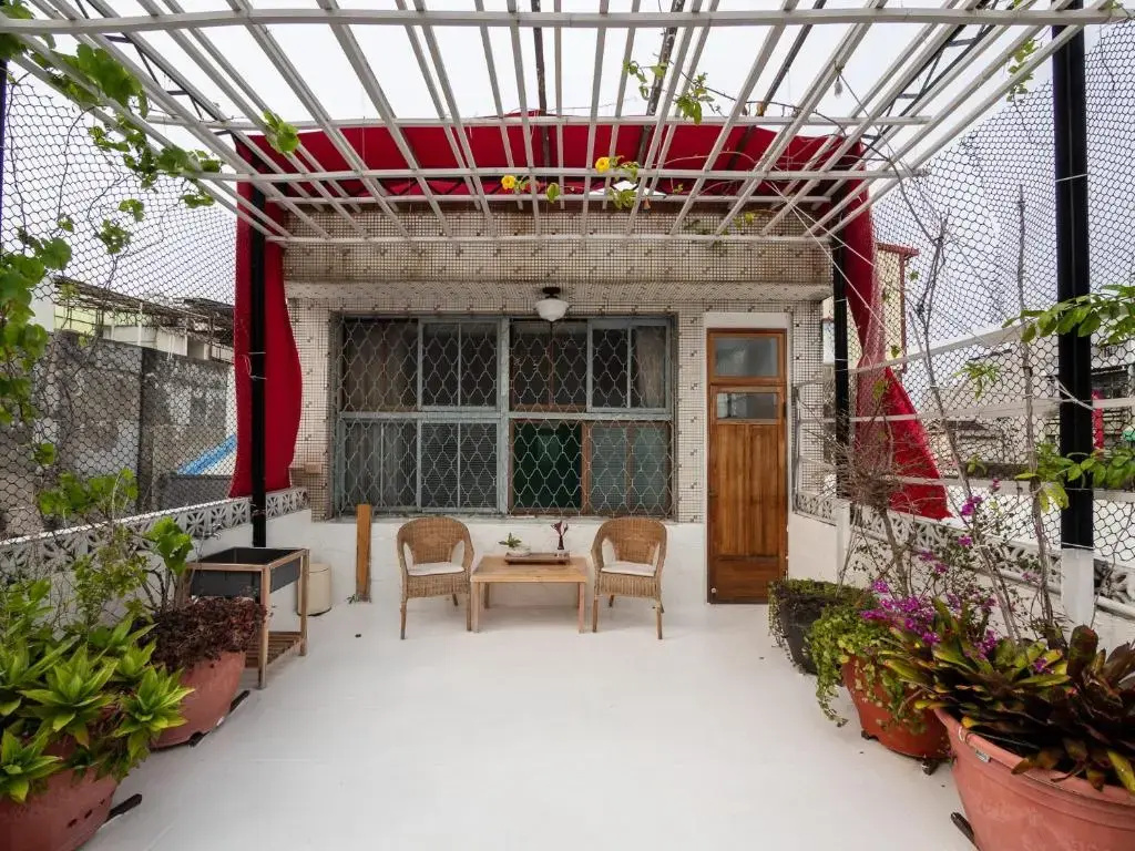 Deluxe Double room with balcony (full double bed)
