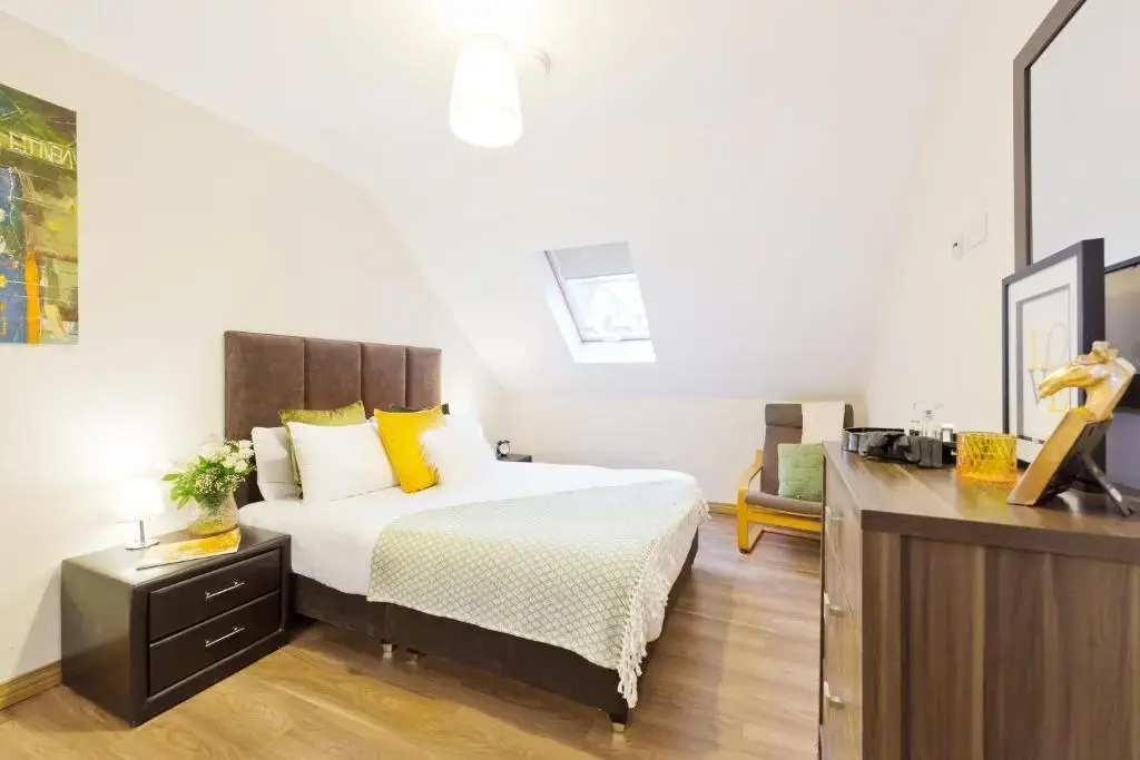 The Five Lamps Suites - Chambres