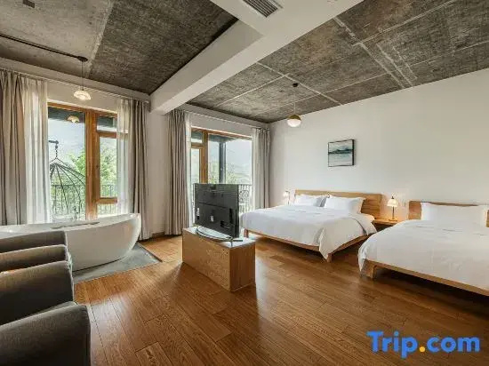 Standard Family room with view