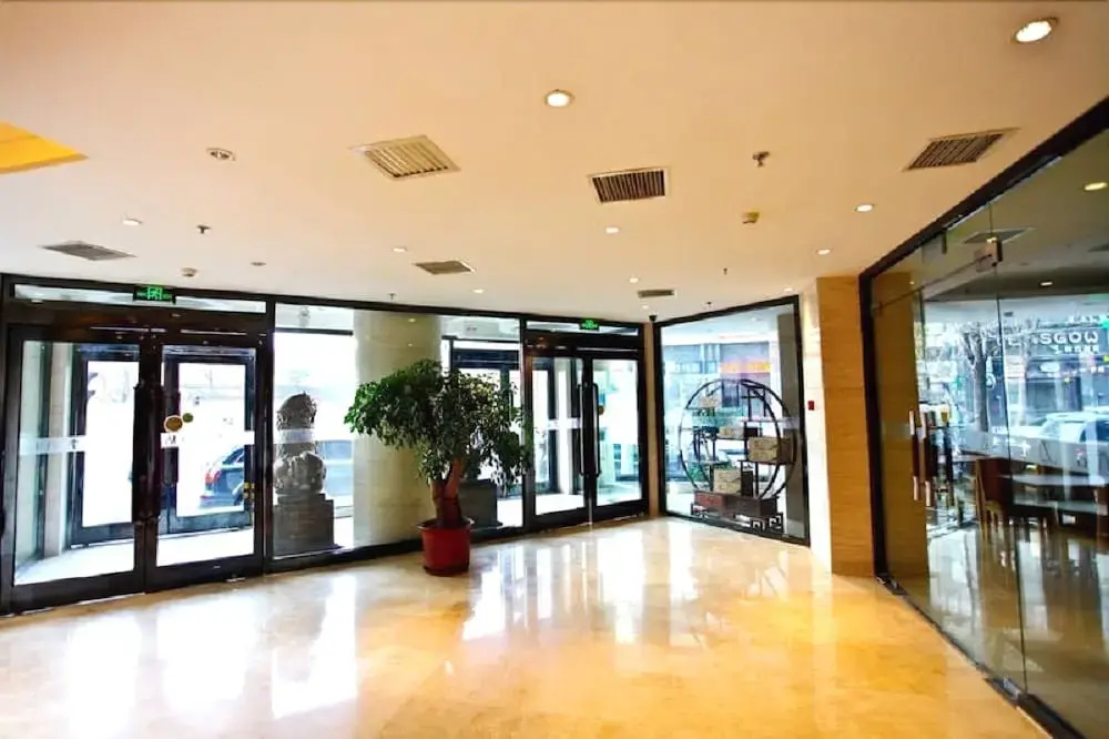 Lobby & Reception