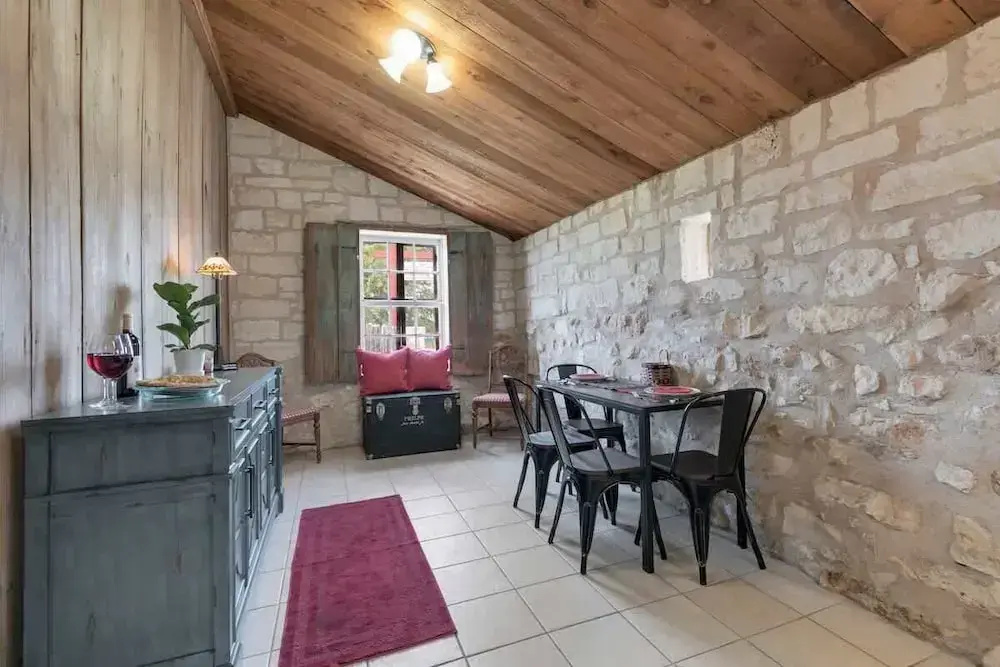 Gorgeous Barn Cabin 10min From Main St!