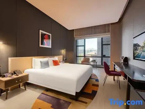 Standard Double room with lake view (full double bed)