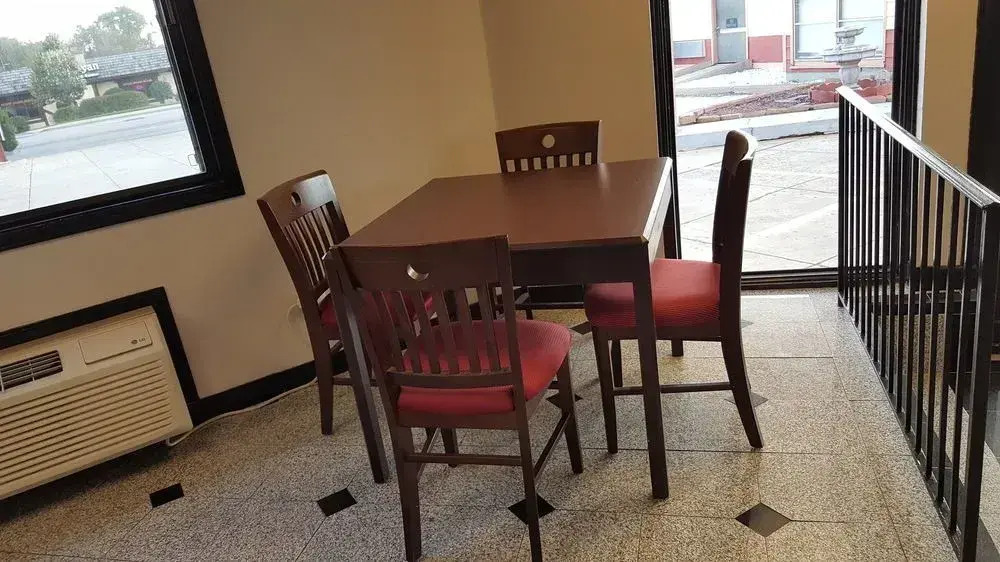 Econo Lodge - фото 7