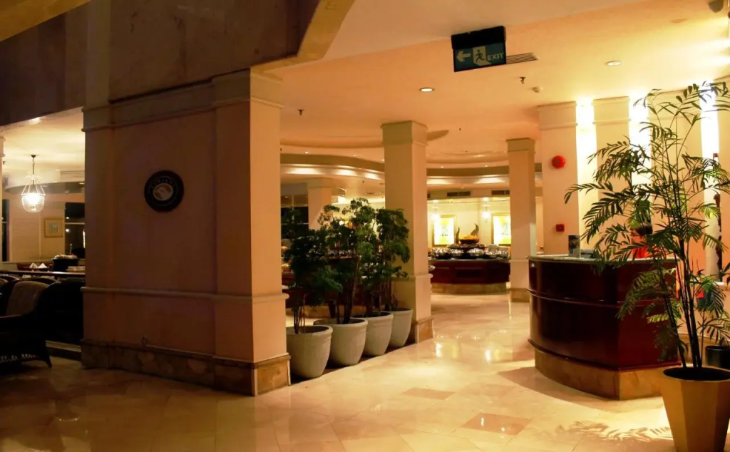 Lobby & Reception