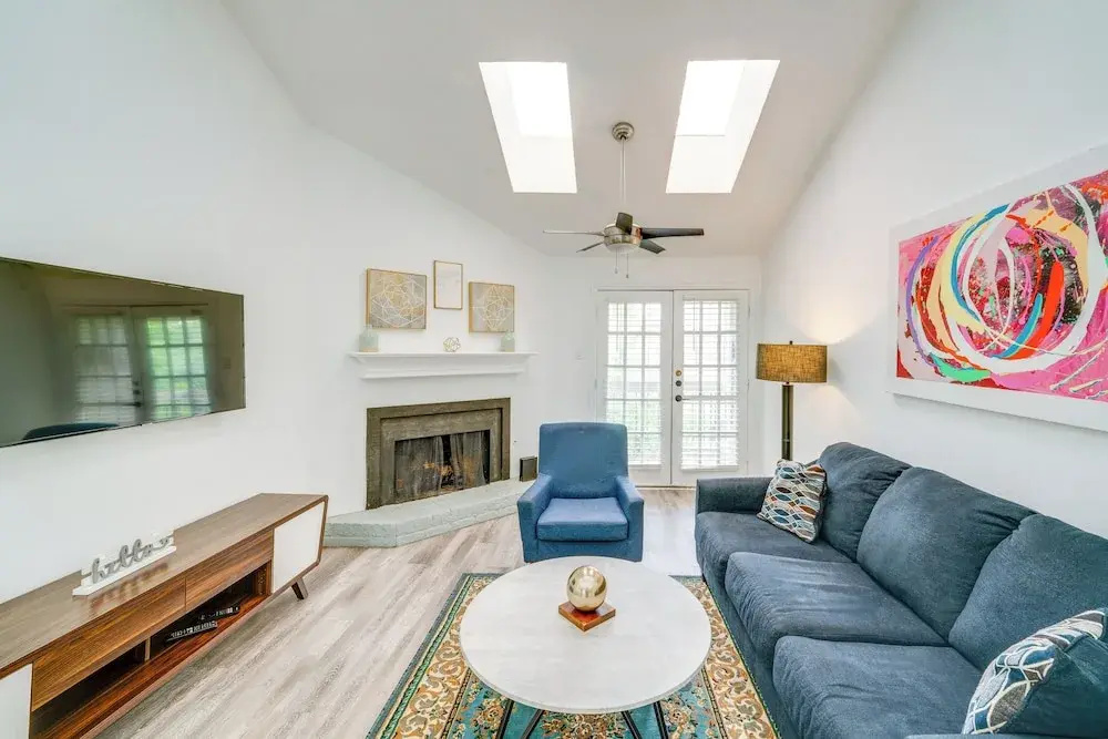 1 Mi to Northpark Center: Bright Dallas Condo