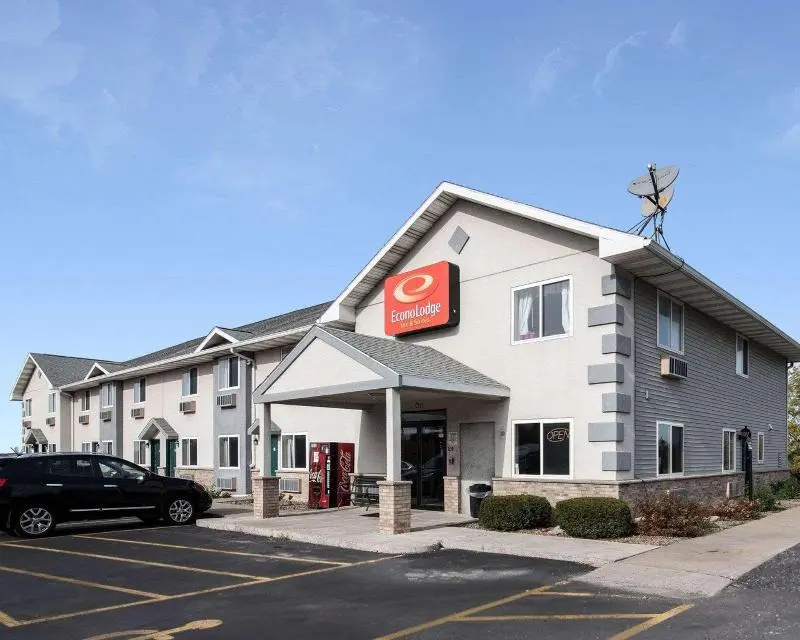 Econo Lodge Inn & Suites Farmington