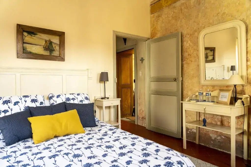 Standard Double room with garden view (full double bed)
