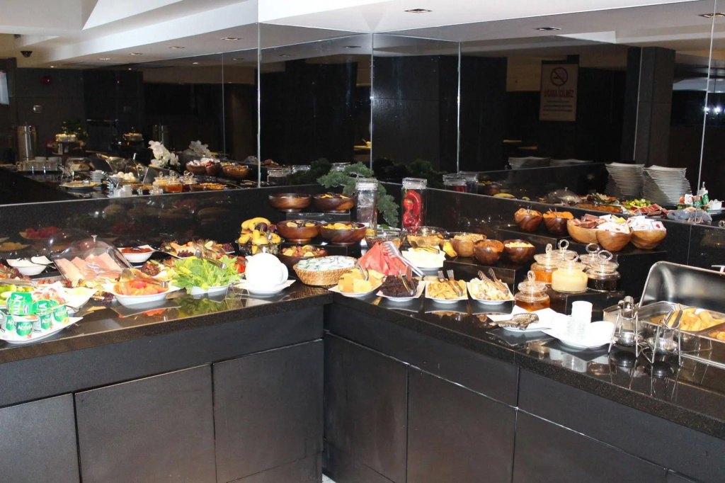 Food & Beverage
