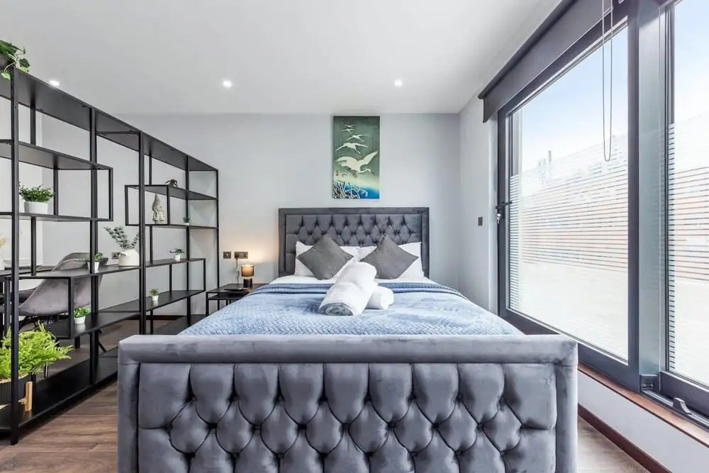 Serviced Modern Luxury Flat Near Central London — фото