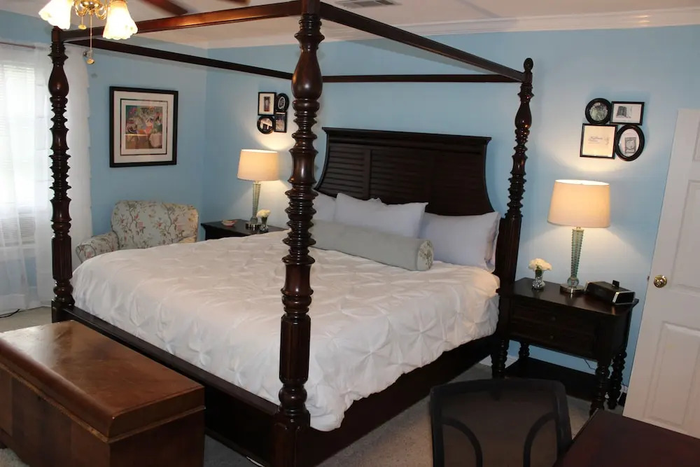 Luxury Double room with pool view full double bed