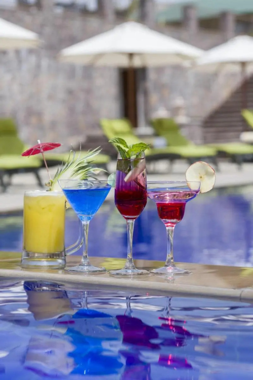 Food & Beverage