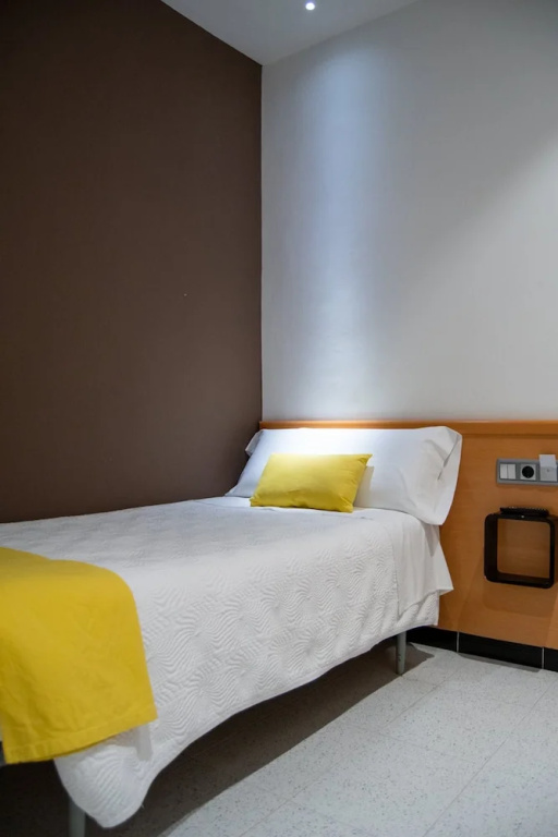 Standard Single room (single bed)