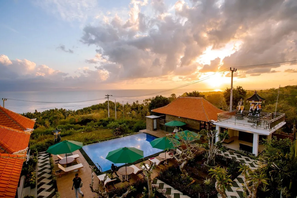 Beach & Waterfront
