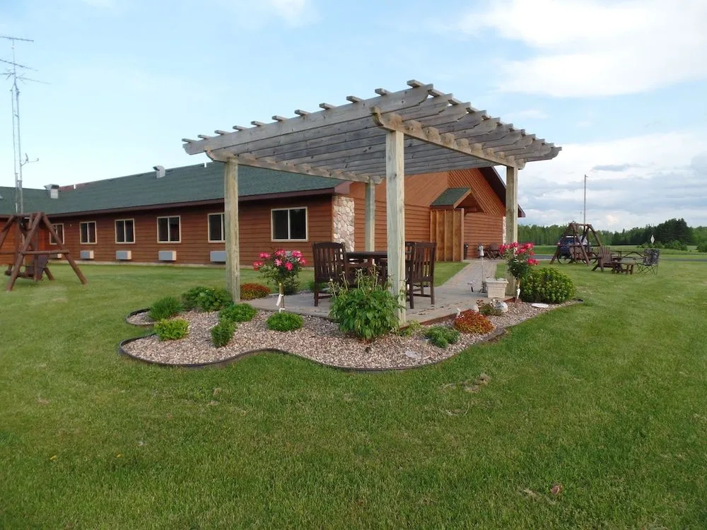 Chicaugon Lake Inn