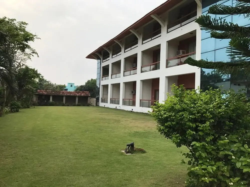 Hotel Kings Crown Resort at Mandarmani
