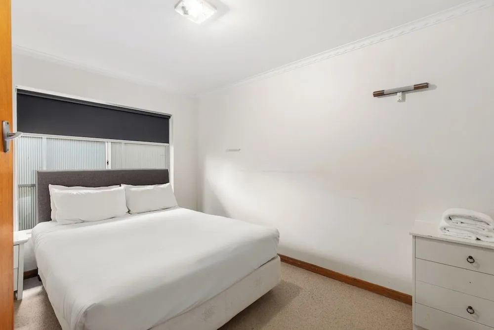 4 Bedrooms Cottage