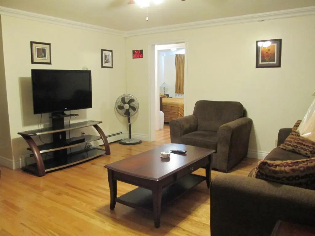 3 Bedrooms Apartment