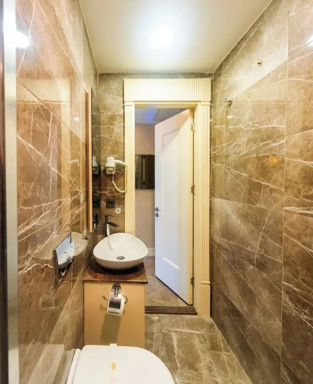 Standard Double room with city view (full double bed)