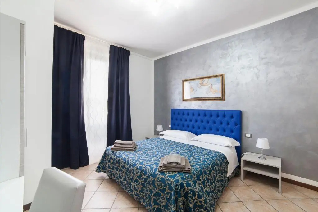 Double room (full double bed)