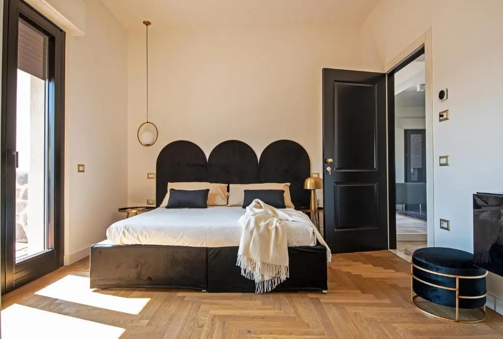Standard Double room with balcony (full double bed)