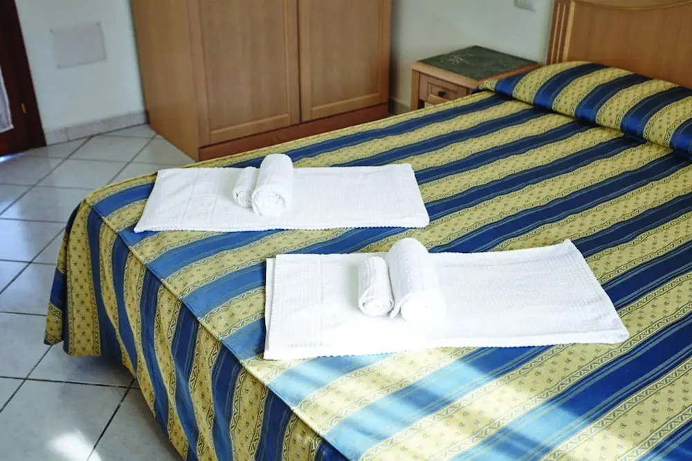 Classic Double room (full double bed)
