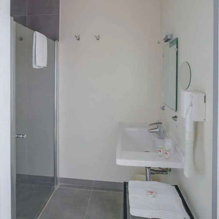 Comfort room