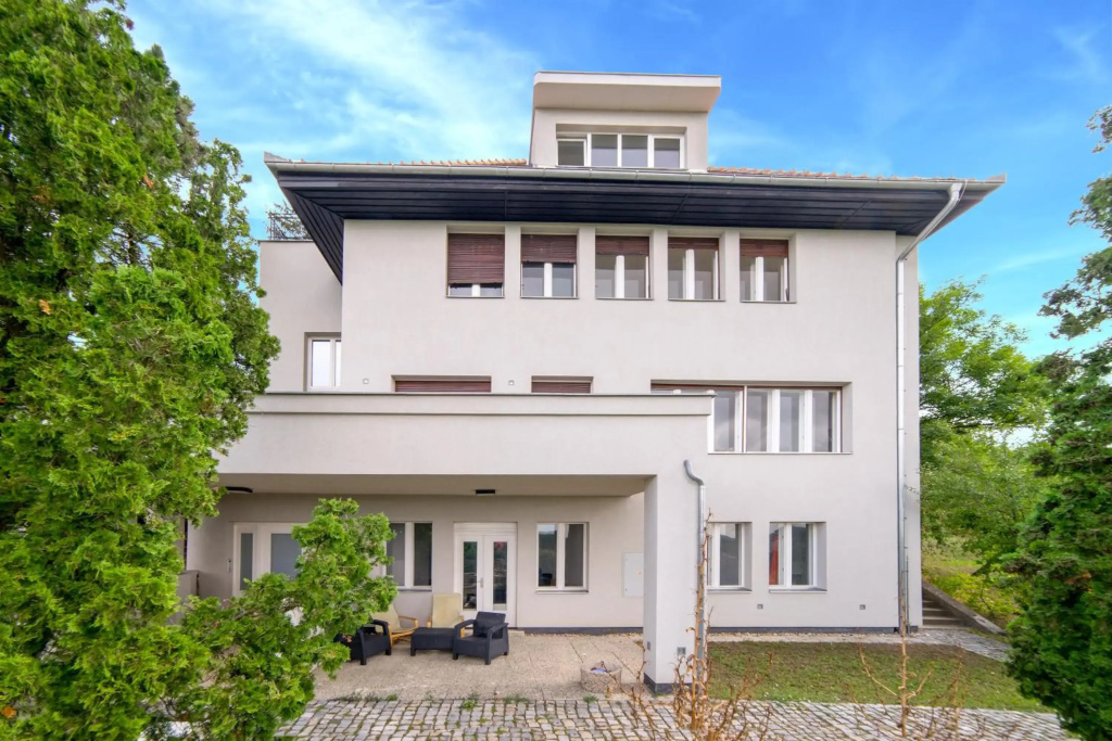 Nosislav Apartments
