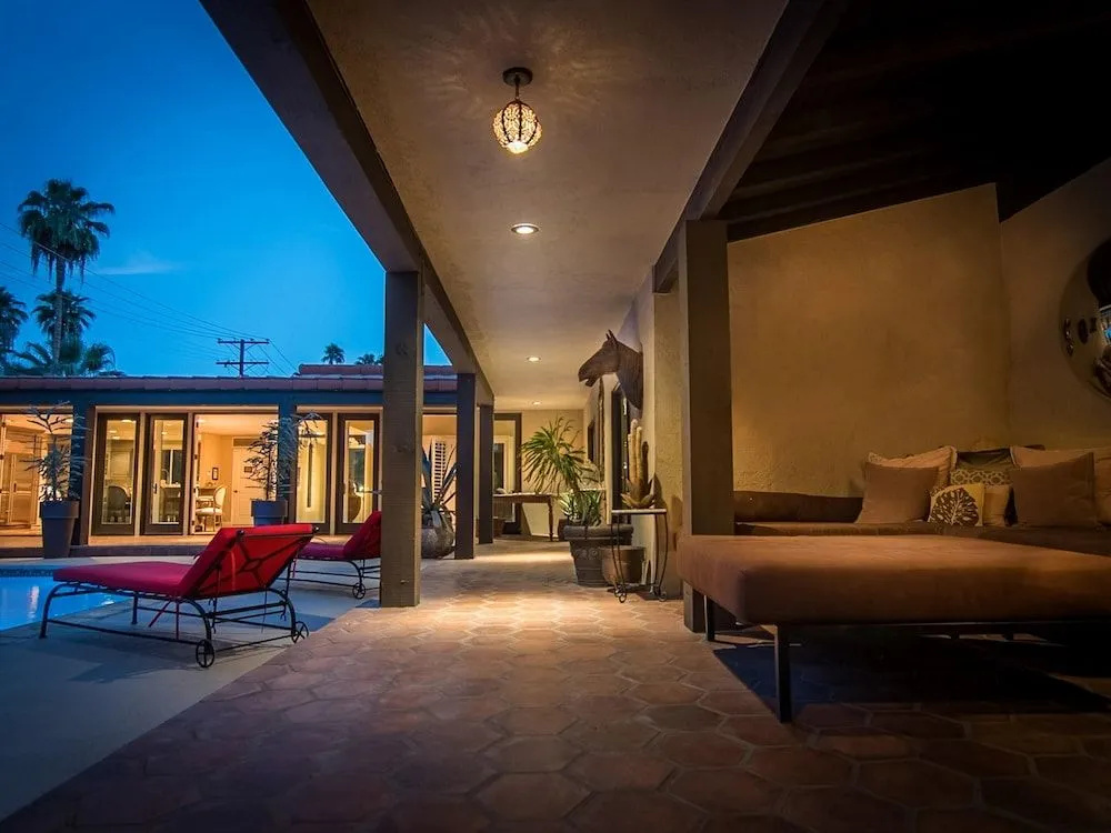 Villa Carmelita - The Sonny & Cher House