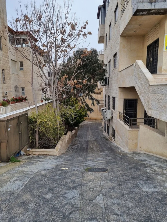 Charming Amman Apartment With Central AC and Wifi — фото 1
